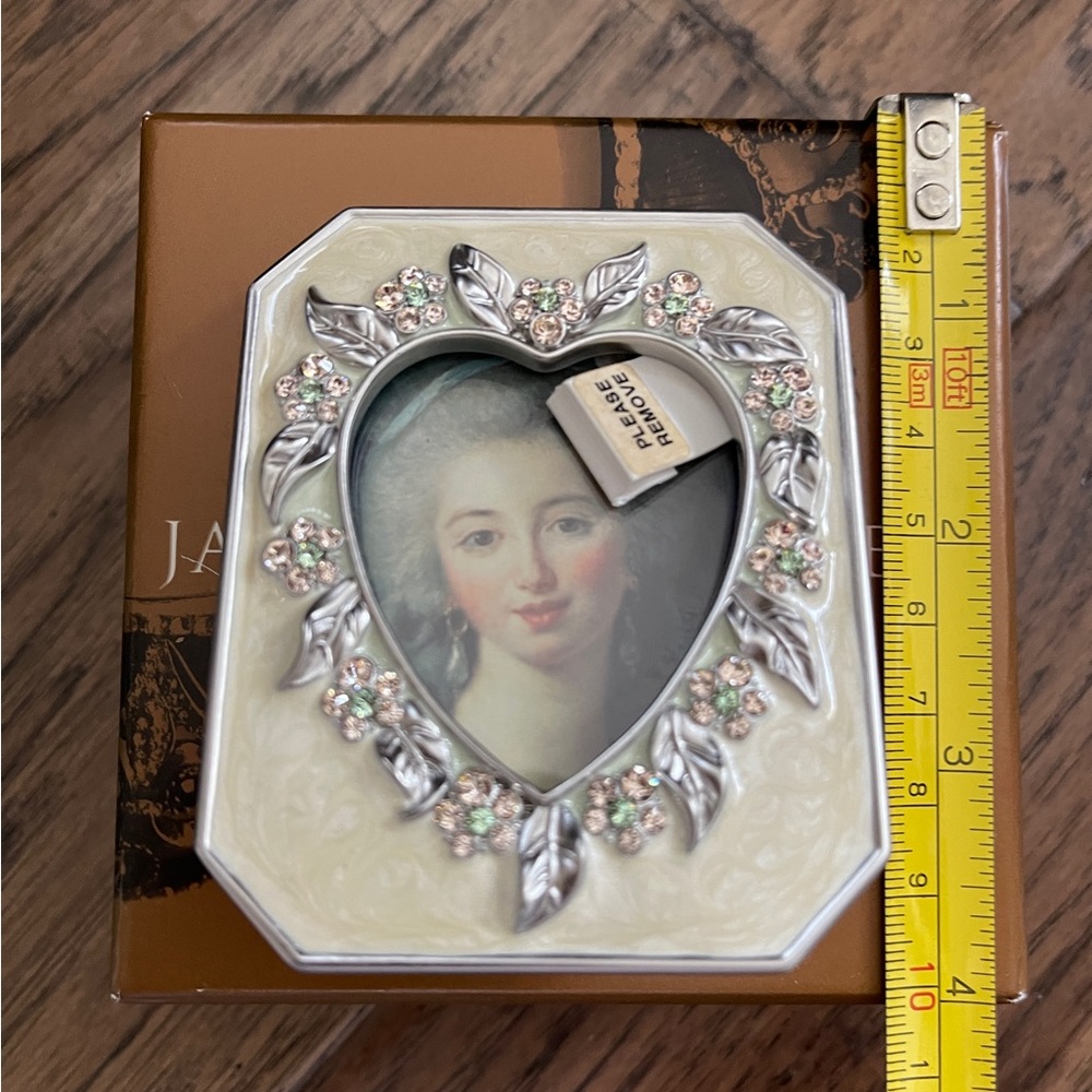 JAY STRONGWATER Duchess Heart Frame Cammy Crystal Pearl pristine condition. - Picture 8 of 13